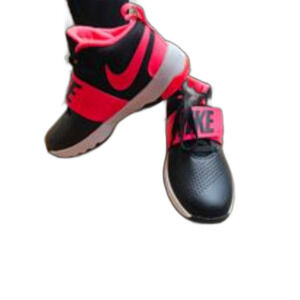 Nike‎ Team Hustle Black/Pink 5Y